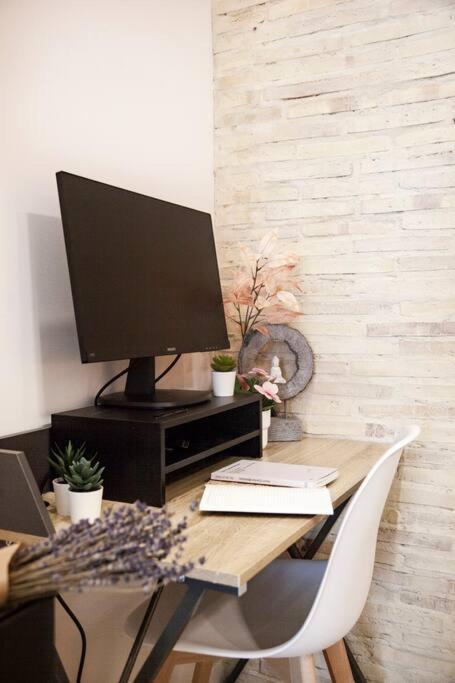 Rb - Urban Loft Retreat, Comfort & Good Location Valencia Exteriör bild